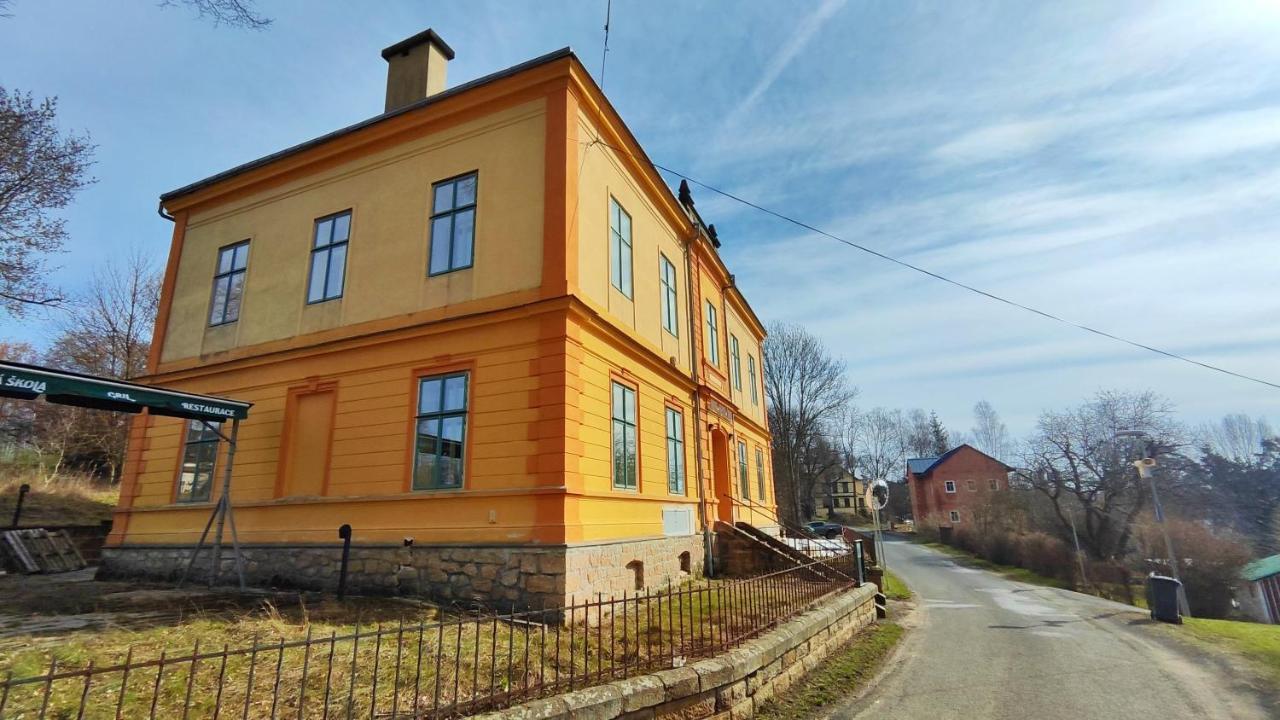 Hotel Stara Skola Mezná Exteriör bild