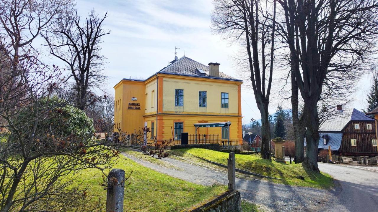 Hotel Stara Skola Mezná Exteriör bild