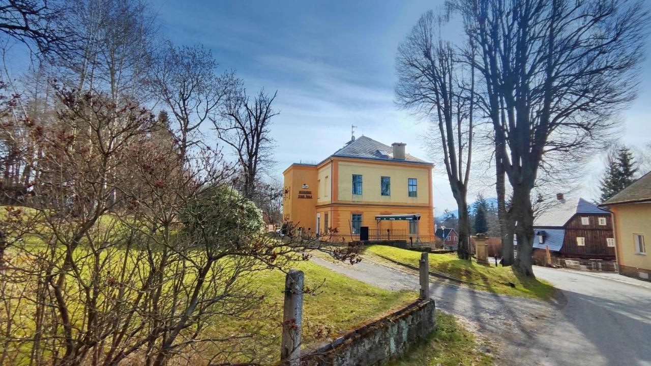 Hotel Stara Skola Mezná Exteriör bild
