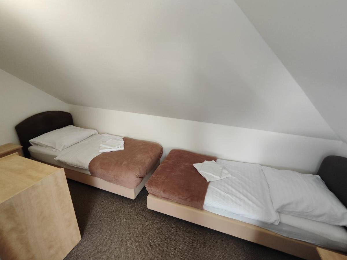 Hotel Stara Skola Mezná Exteriör bild