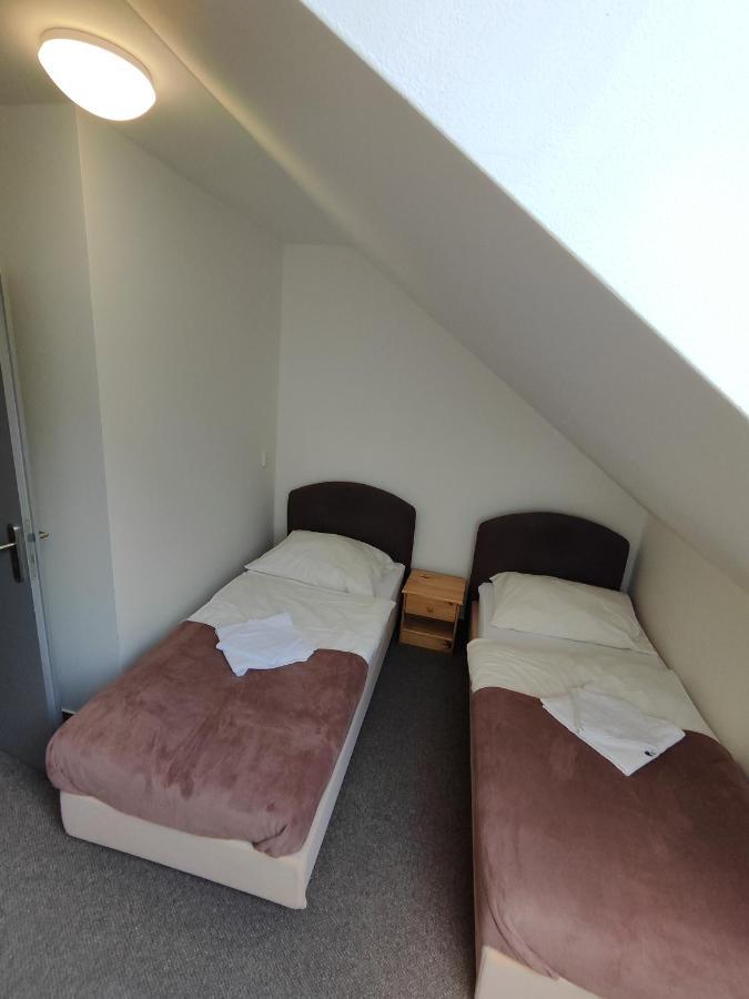 Hotel Stara Skola Mezná Exteriör bild