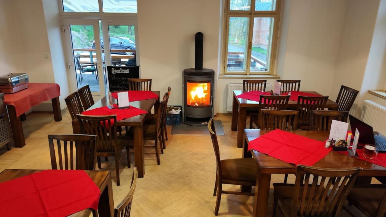 Hotel Stara Skola Mezná Exteriör bild